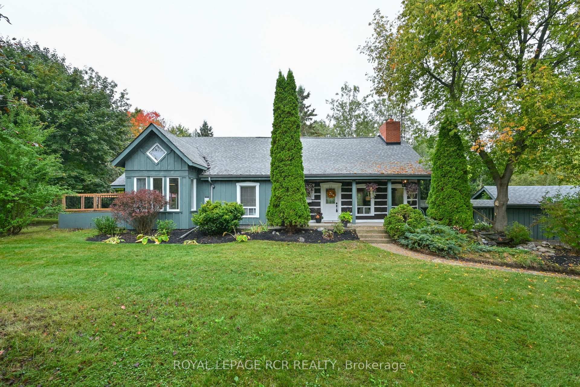 1762 Queen Street, Caledon, ON, exterior