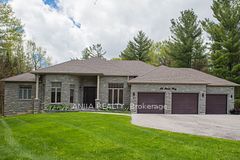 26 Pelosi Way, East Gwillimbury, ON, exterior