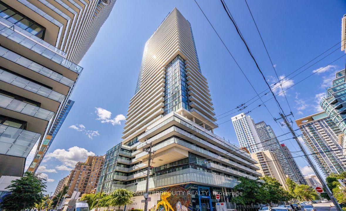 330 - 161 Roehampton Avenue, Toronto C10, ON, exterior