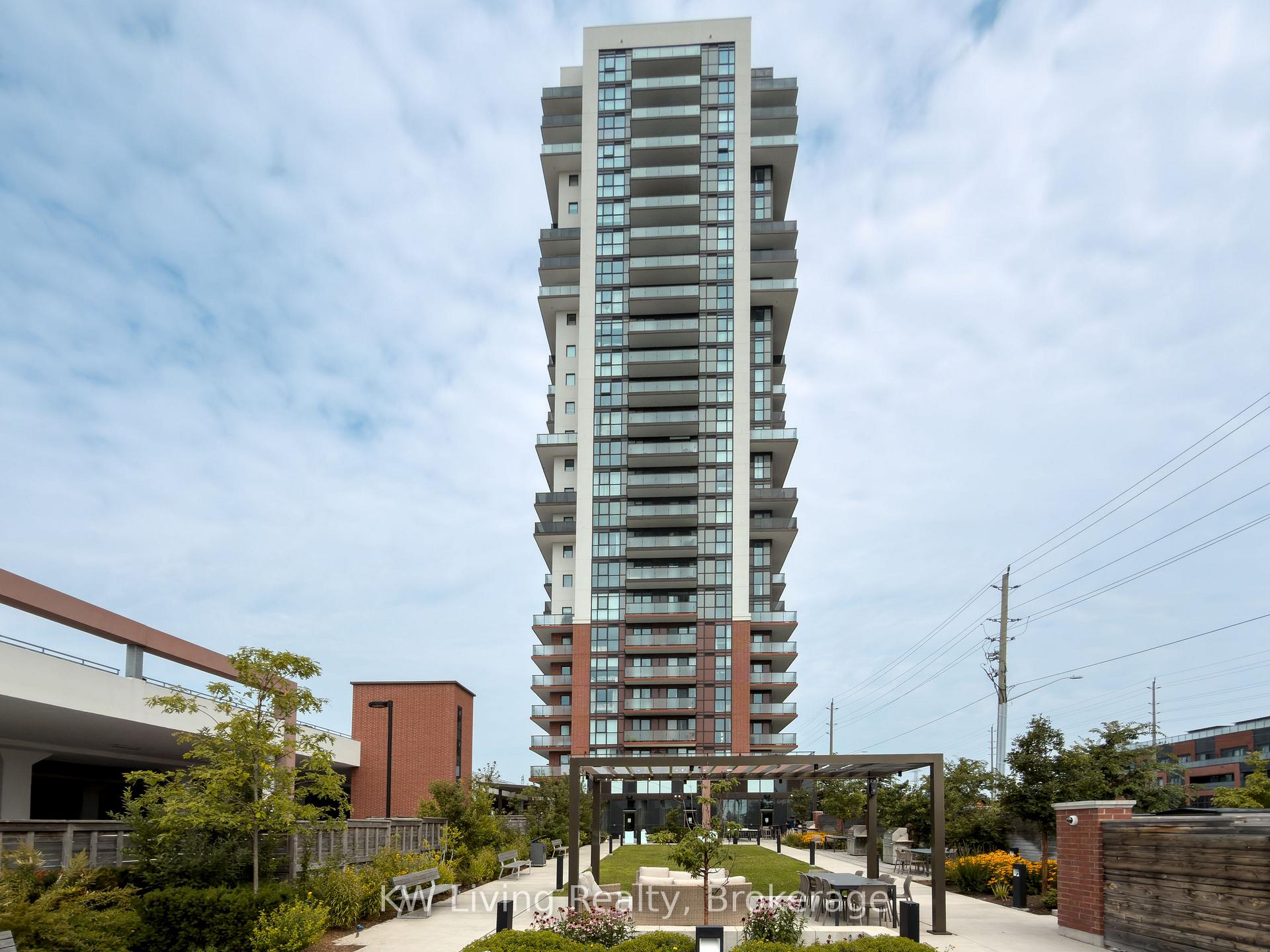 207 - 2550 Simcoe Street N, Oshawa, ON, exterior