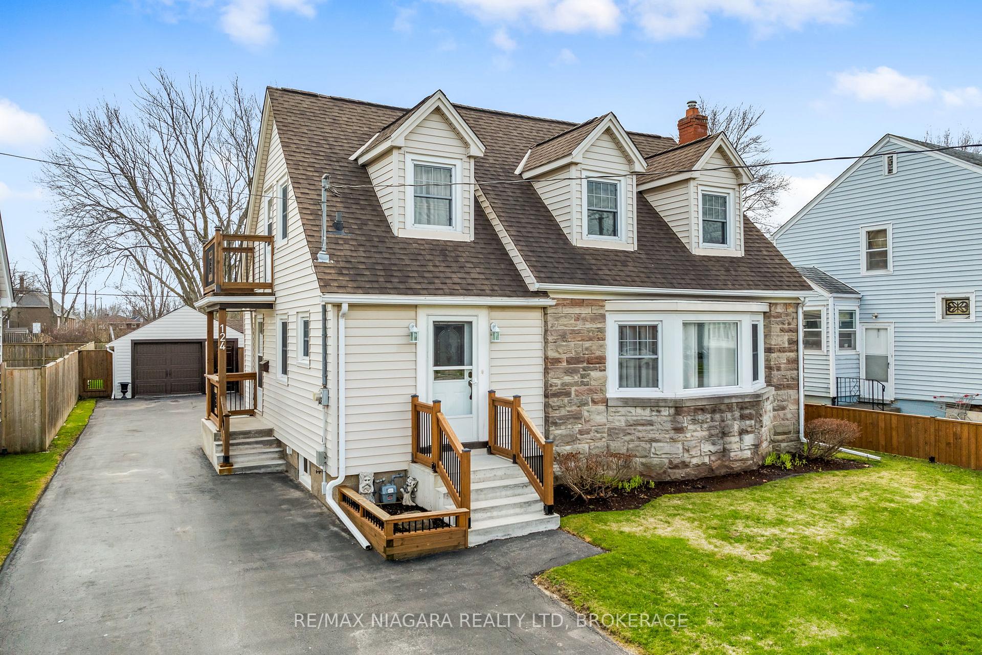 124 Neff Street, Port Colborne, ON, exterior