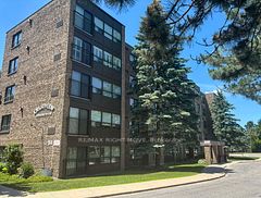 202 - 54 Fittons Road W, Orillia, ON, exterior