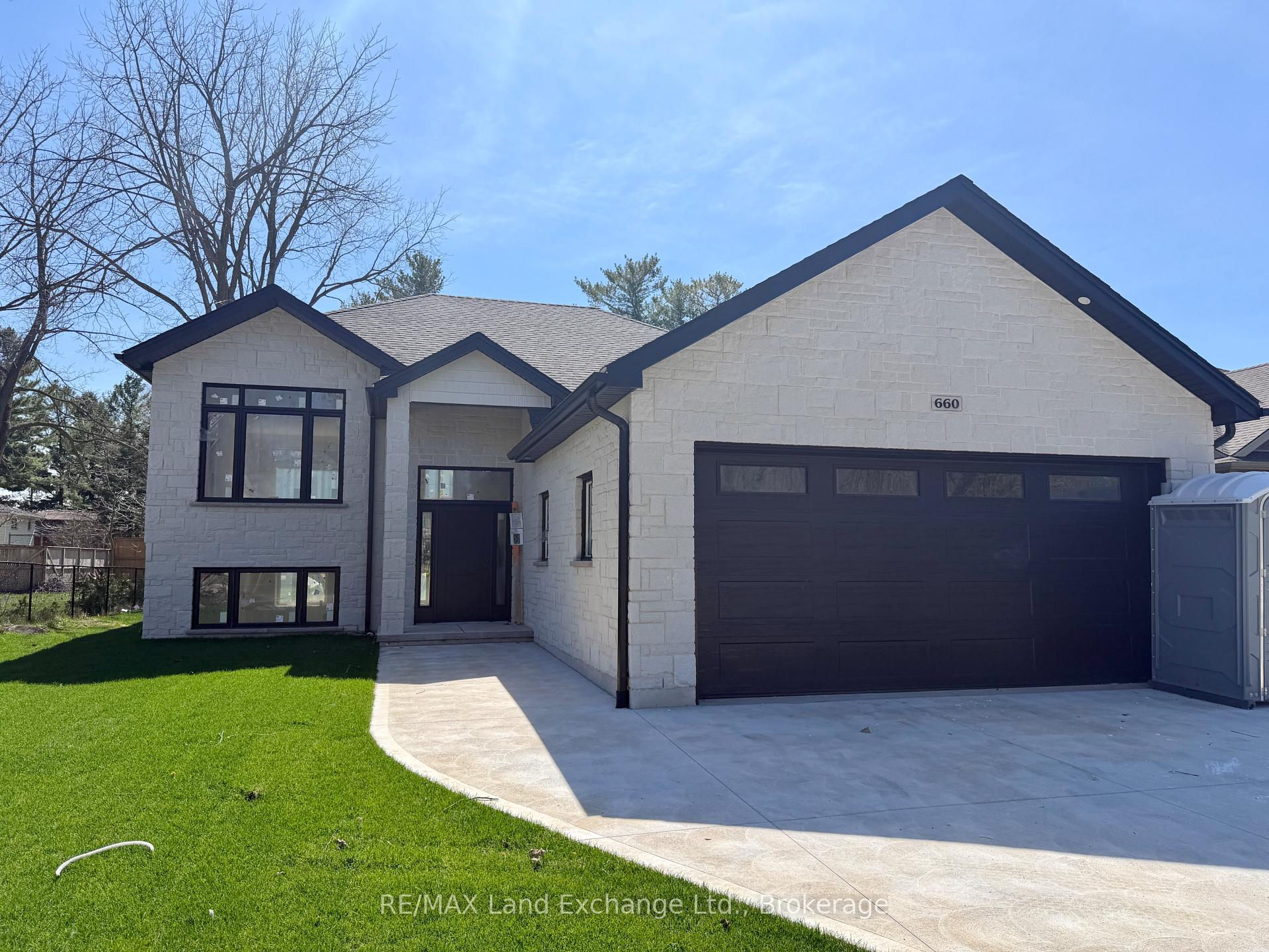 660 Devonshire Road, Saugeen Shores, ON, exterior