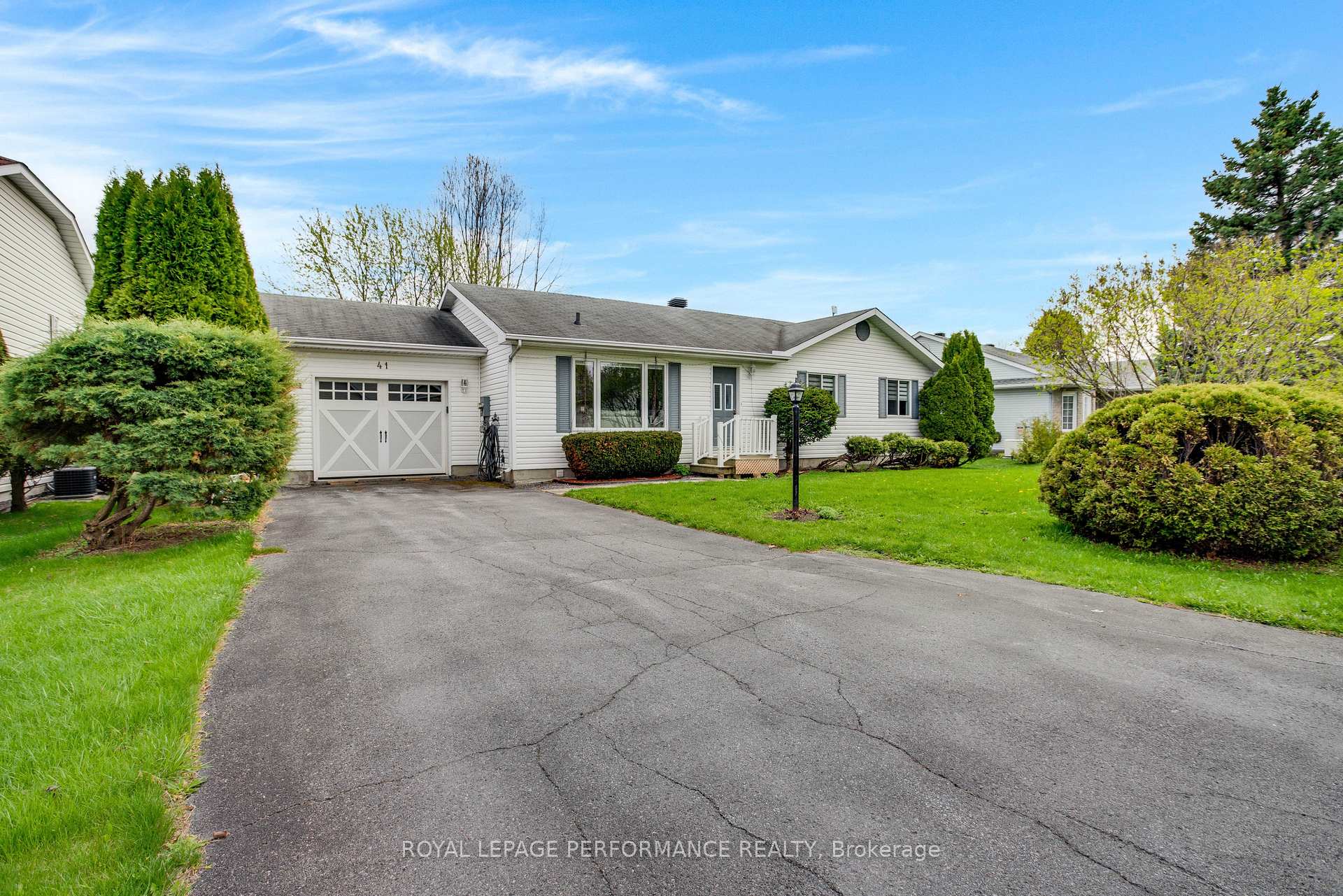 6277 Macrae Court, South Glengarry, ON, exterior