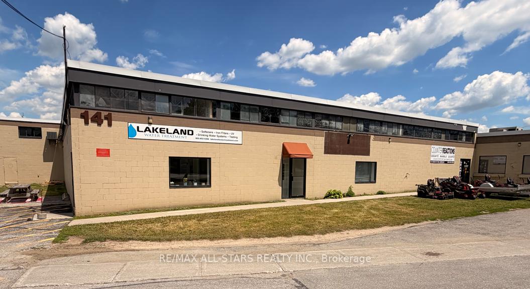 6 & 7 - 141 Reach Street, Uxbridge, ON, exterior