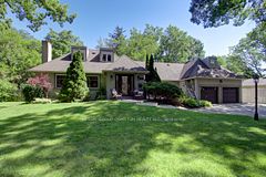1391 Queen Victoria Avenue, Mississauga, ON, exterior