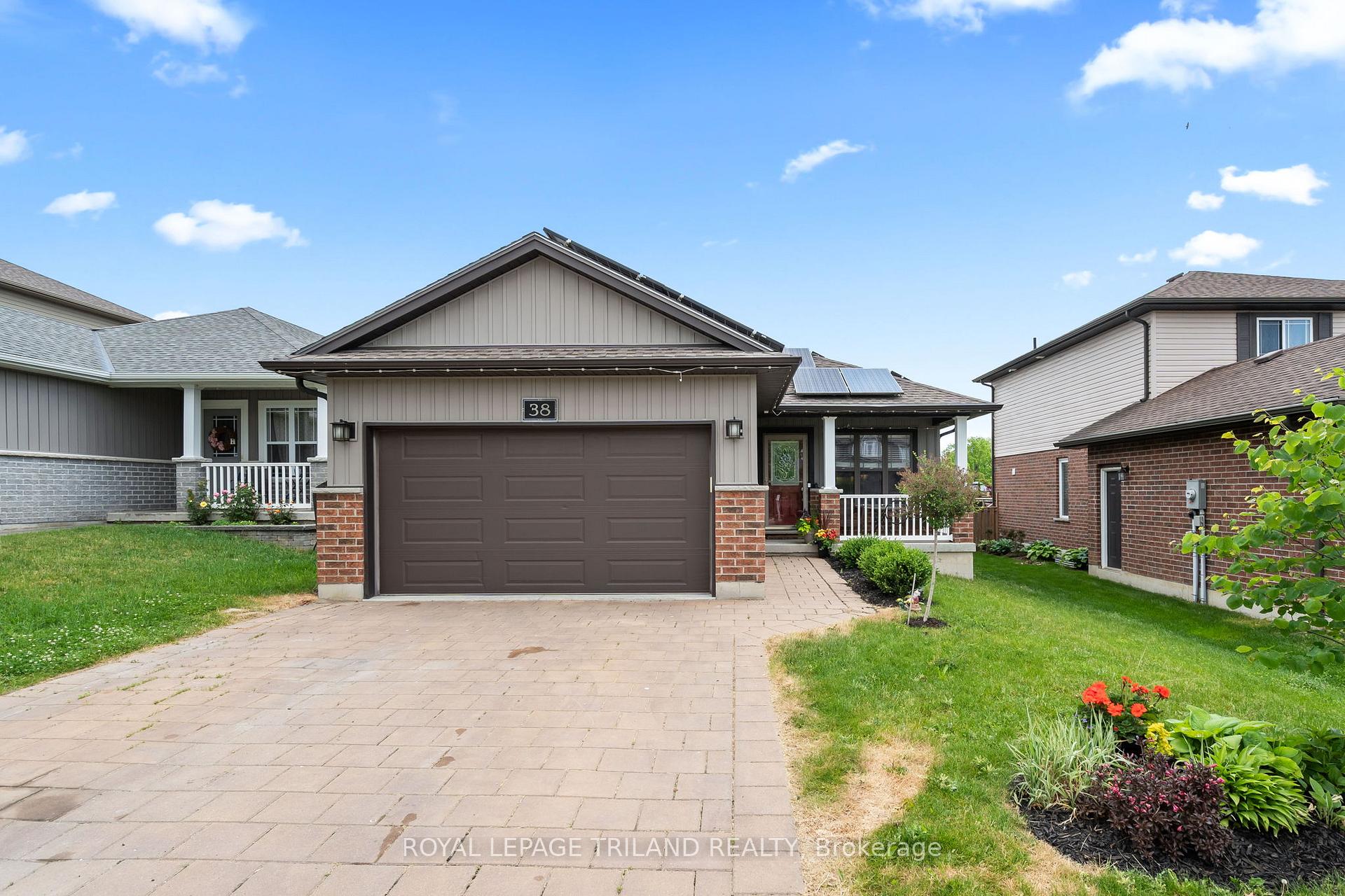 38 LEESBORO Trail, Thames Centre, ON, exterior