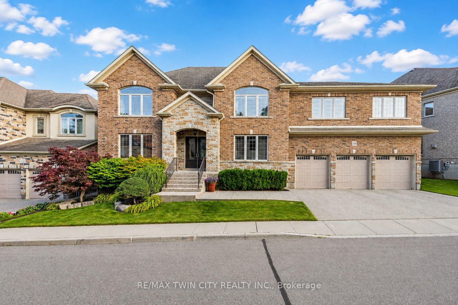3 - 258 Edgewater Crescent, Kitchener, ON, exterior
