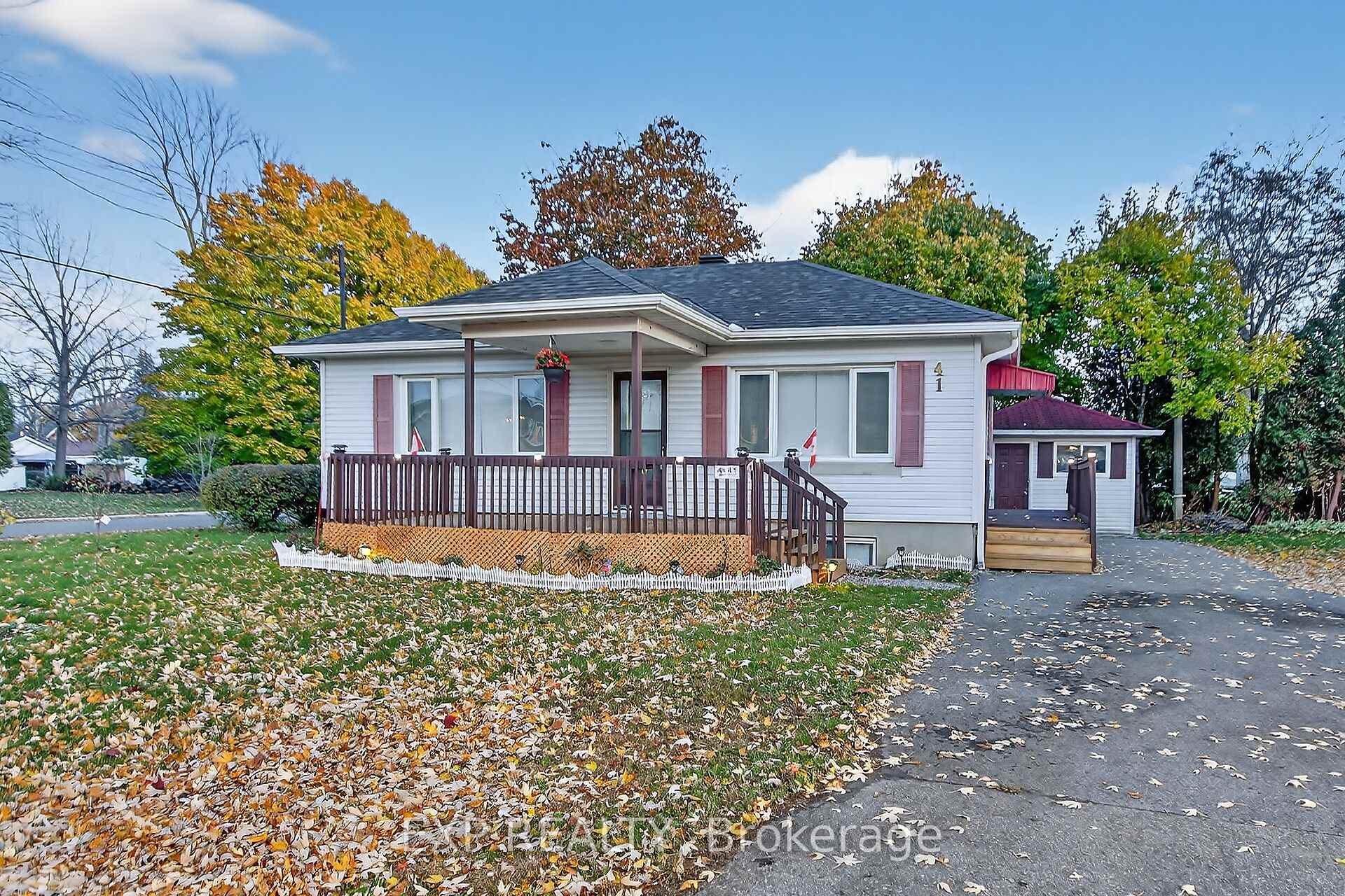 41 HWY 5 W Street, South Dundas, ON, exterior