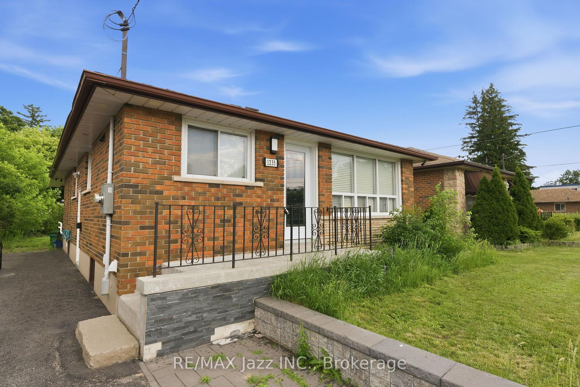 LOWER - 1235 Somerville Street, Oshawa, ON, exterior