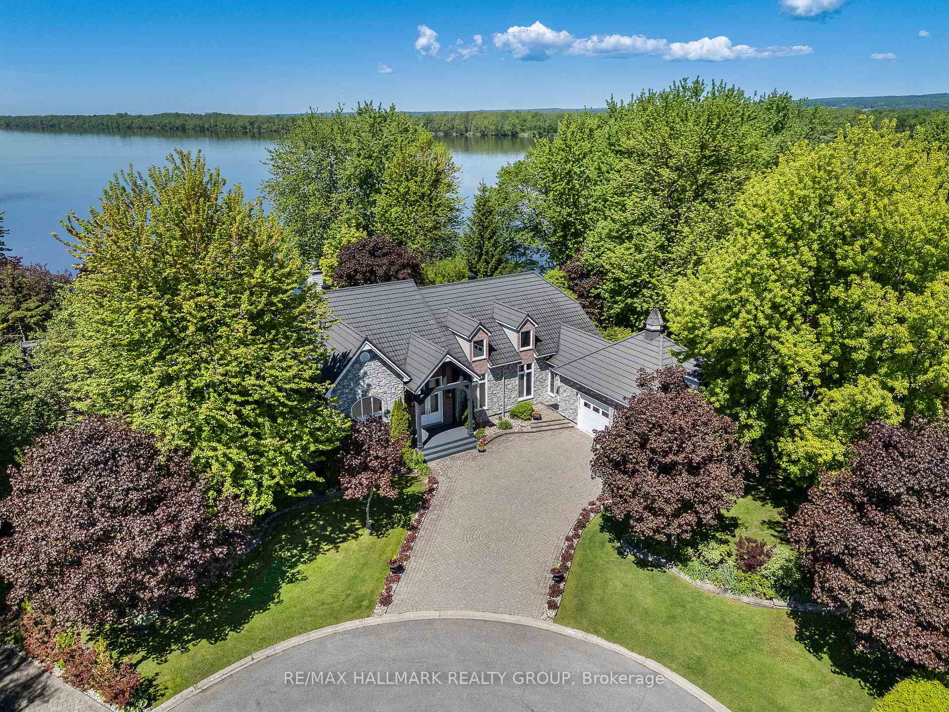2584 WOODS Street, Clarence-Rockland, ON, exterior