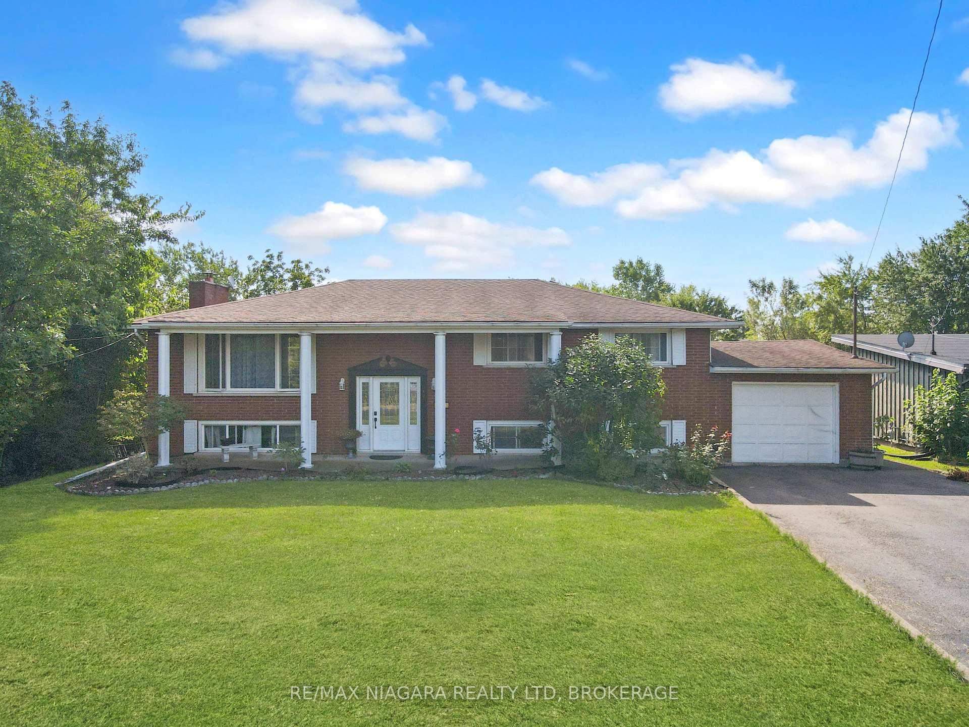 318 Albany Street, Fort Erie, ON, exterior