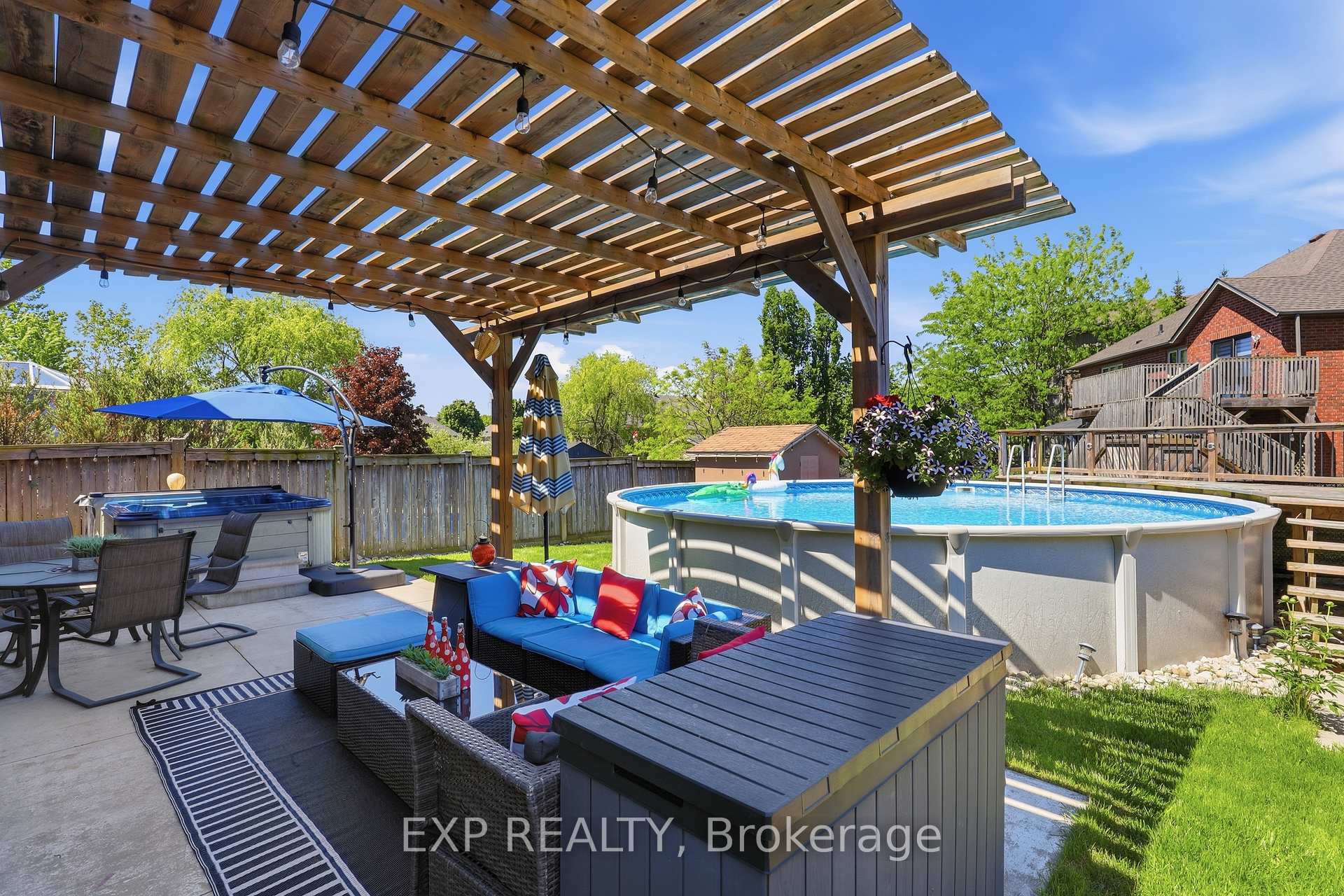 194 Southbrook Drive, Hamilton, ON, exterior
