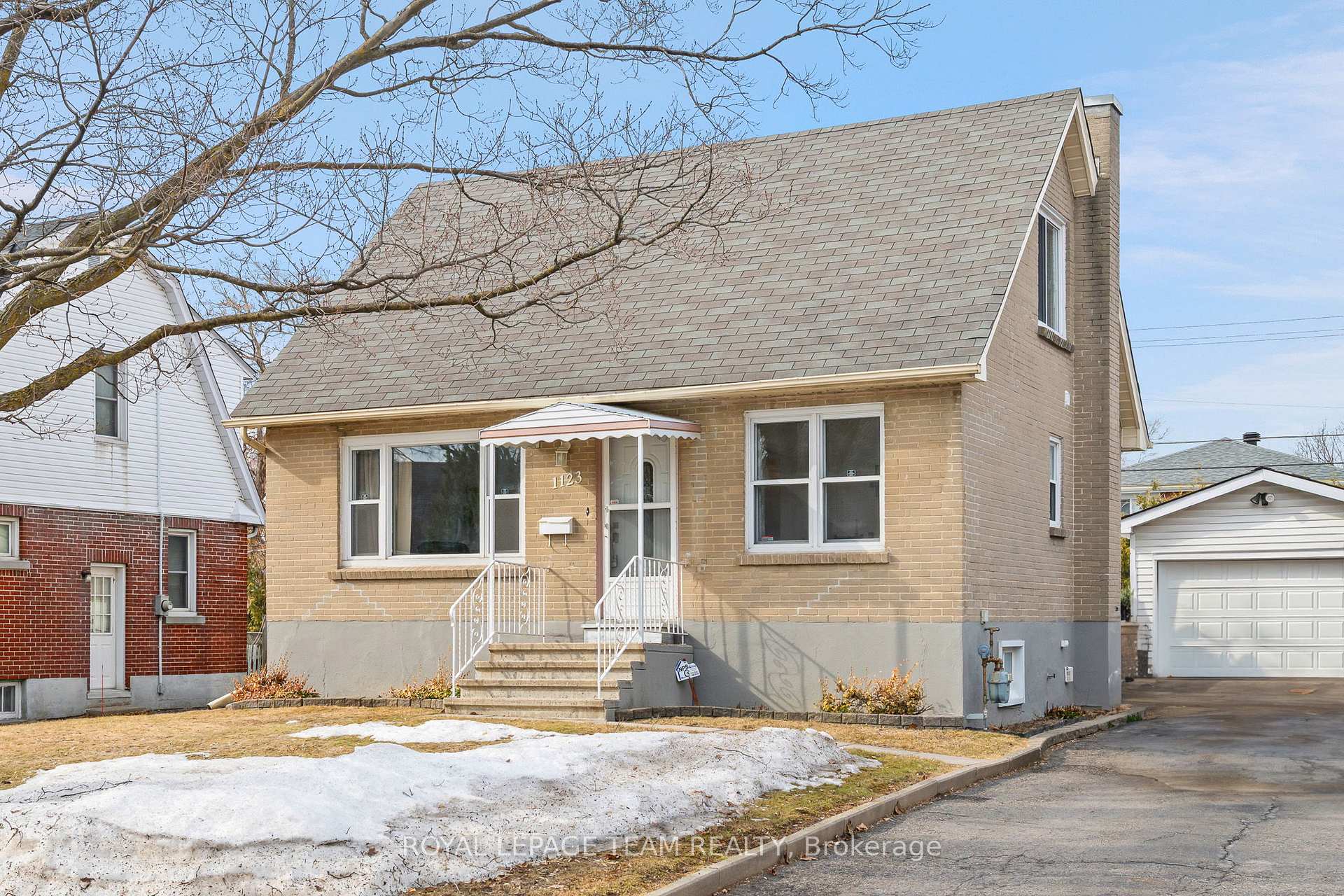 1123 Secord Avenue, Billings Bridge - Riverside Park and Area, ON, exterior