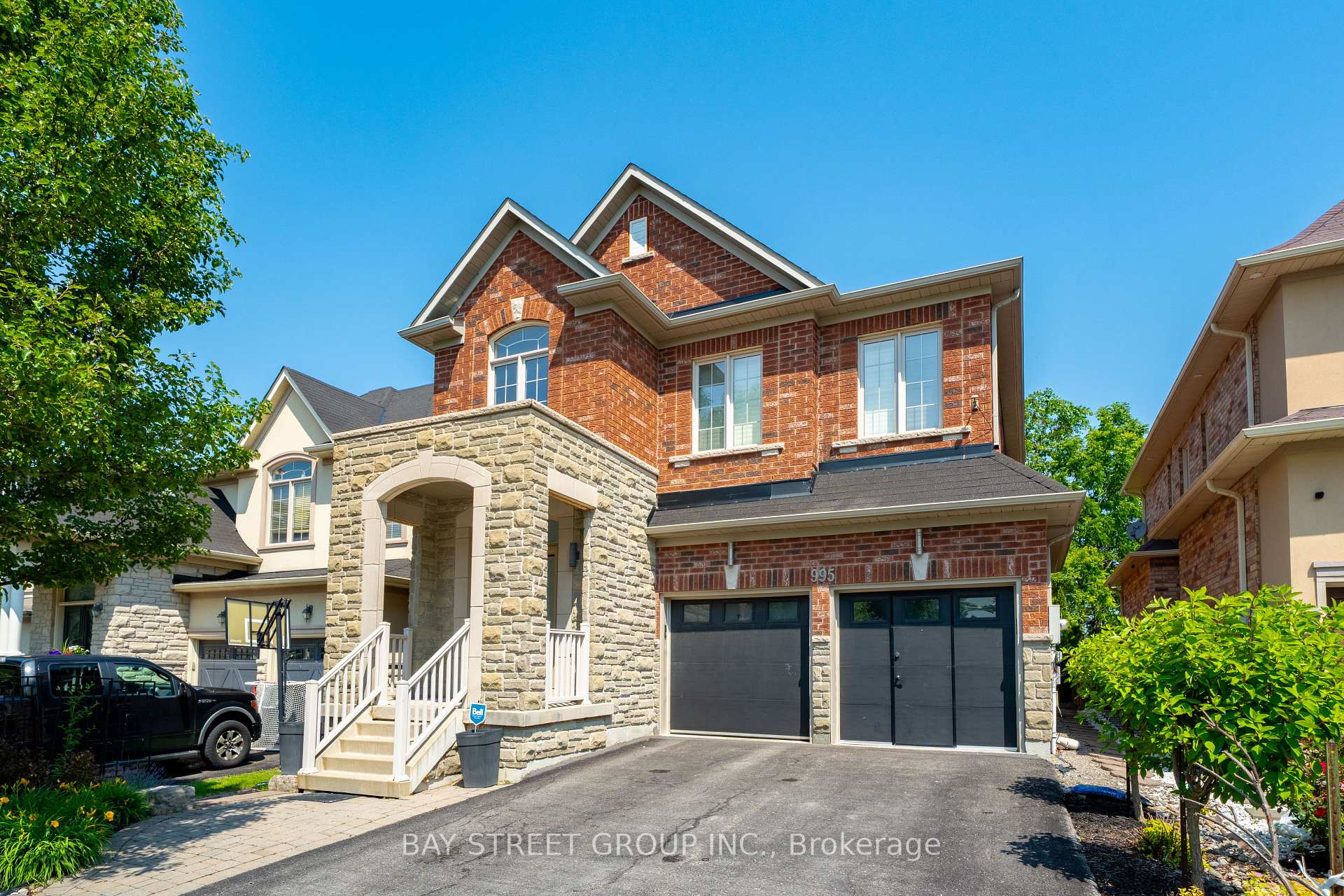 995 Nellie Little Crescent, Newmarket, ON, exterior