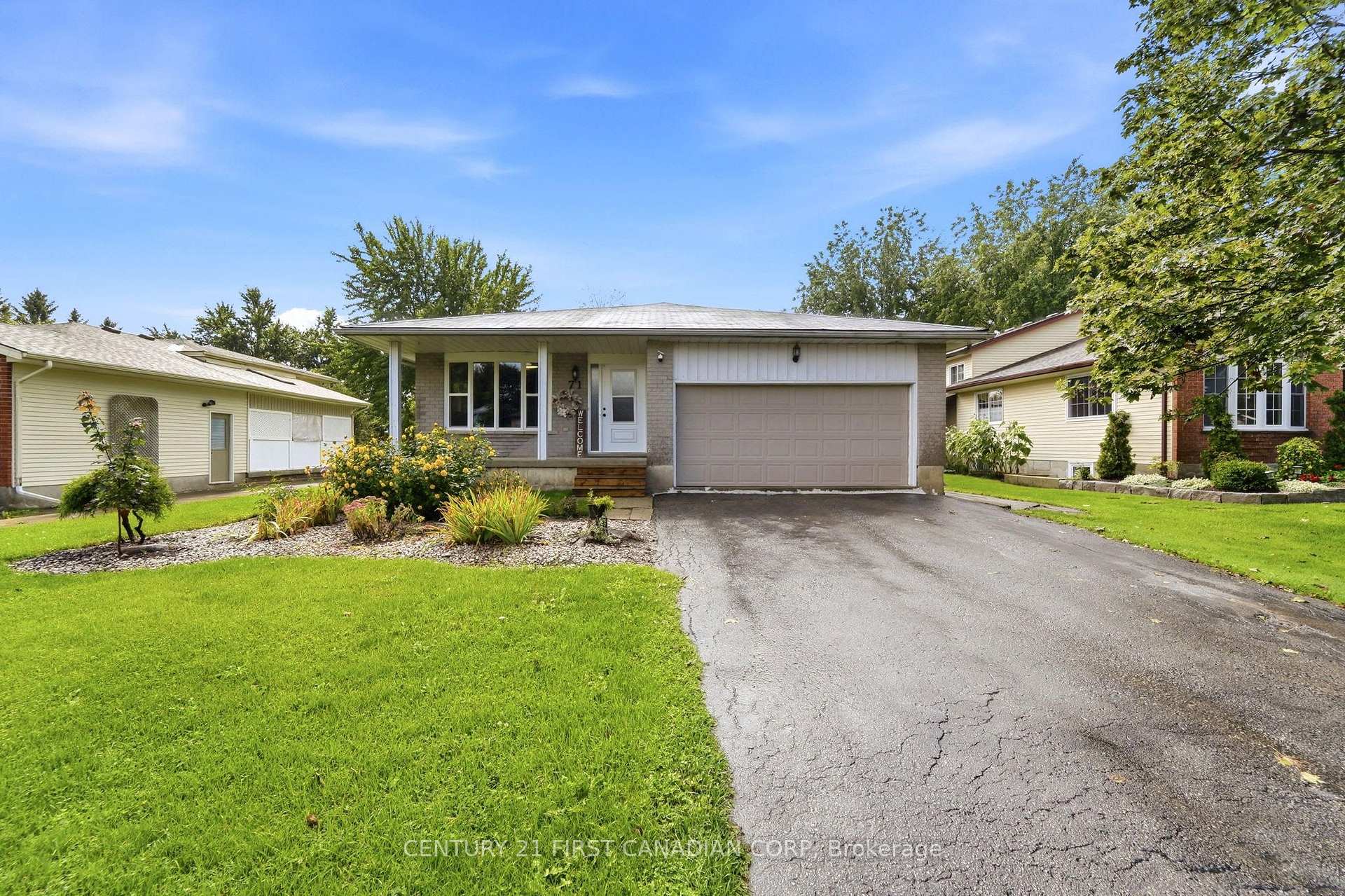 71 Edward Street, Mapleton, ON, exterior