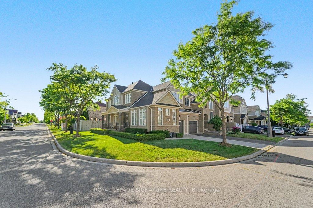 22 Ulson Drive, Richmond Hill, ON, exterior