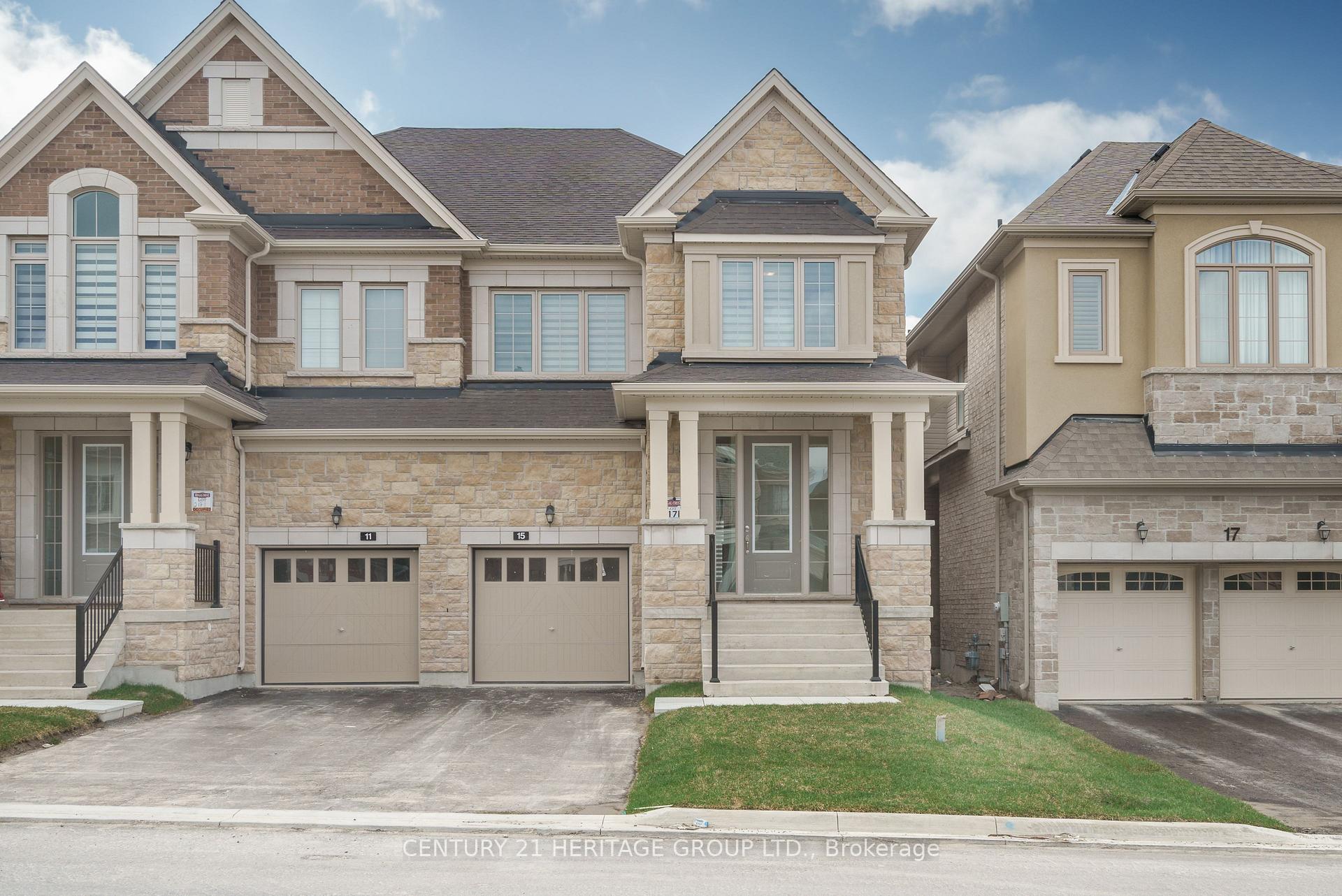 15 Kentledge Avenue, East Gwillimbury, ON, exterior
