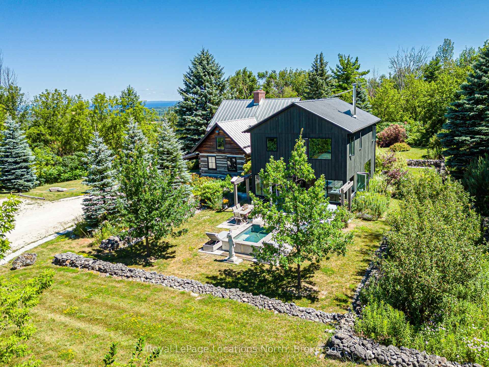 1664 10 Concession N, Clearview, ON, exterior