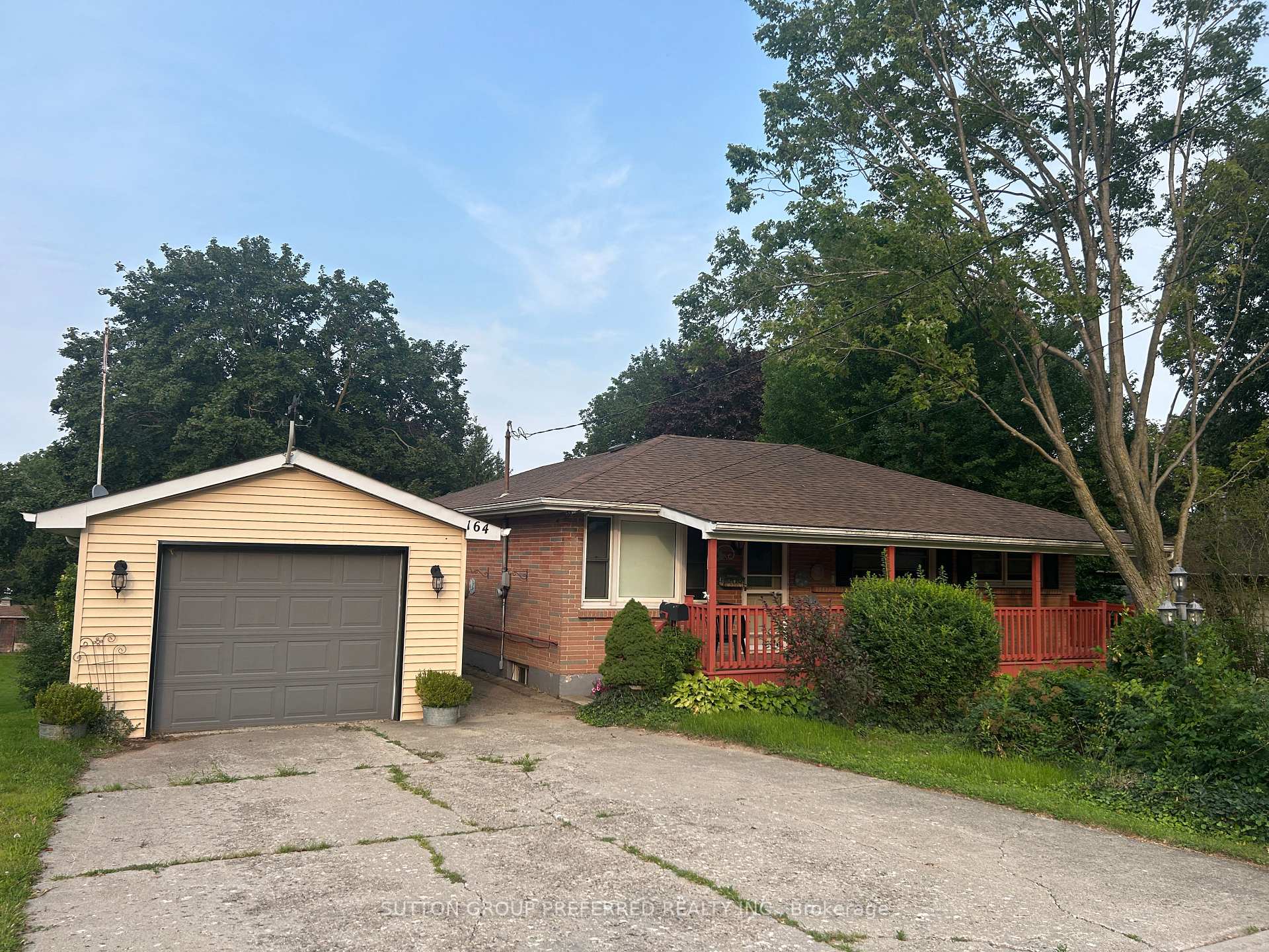 164 McKeand Street, Ingersoll, ON, exterior