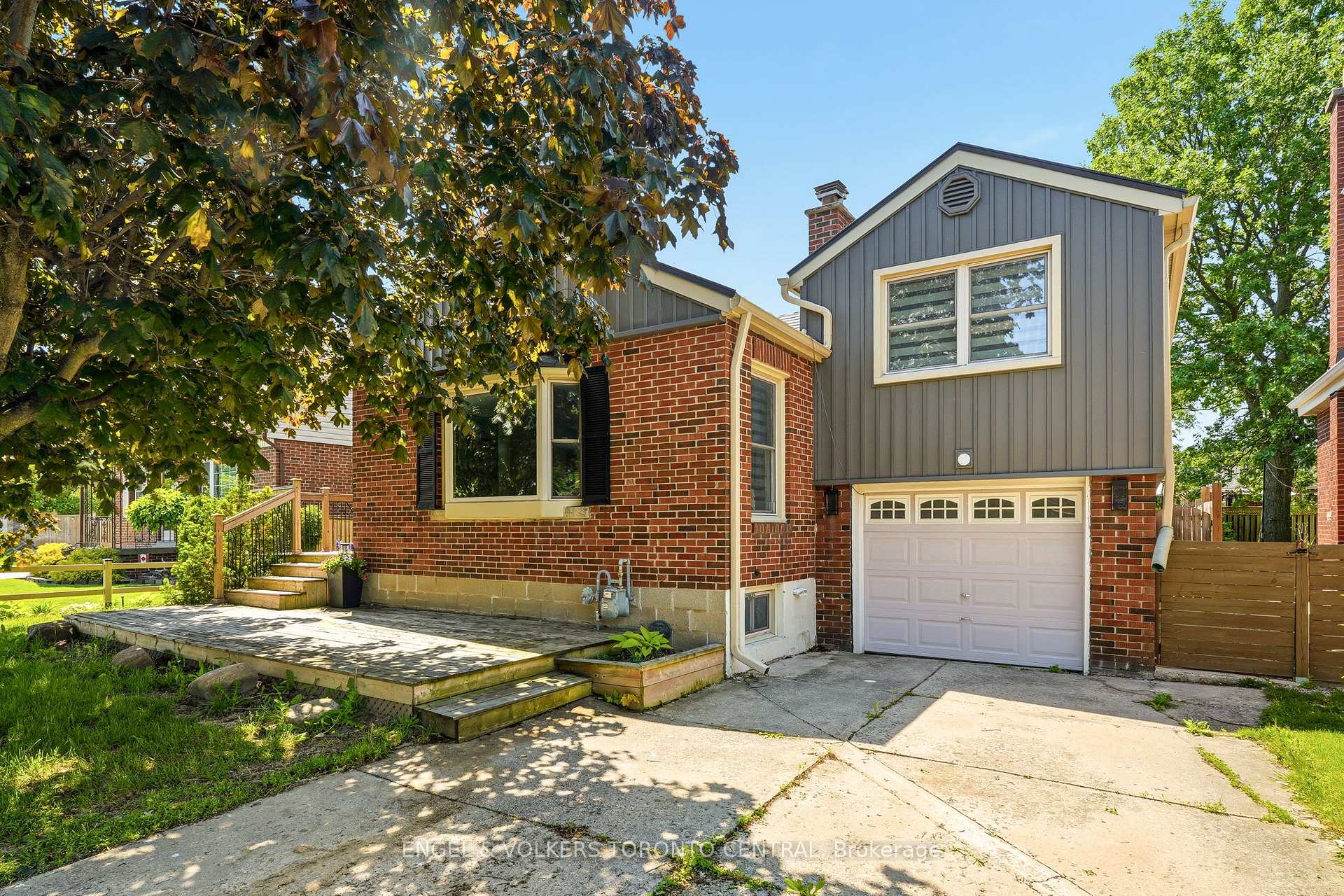 101 Irene Avenue, Hamilton, ON, exterior