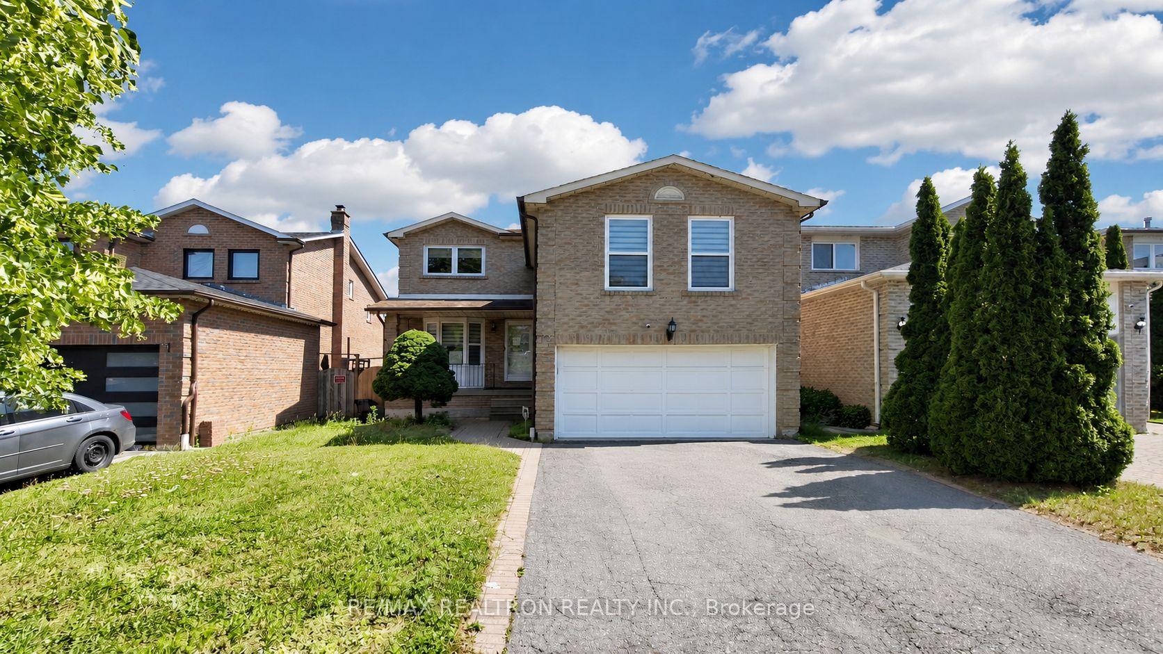 72 Halfmoon Square, Toronto E10, ON, exterior