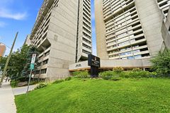 909 - 500 Laurier Avenue W, Ottawa Centre, ON, exterior