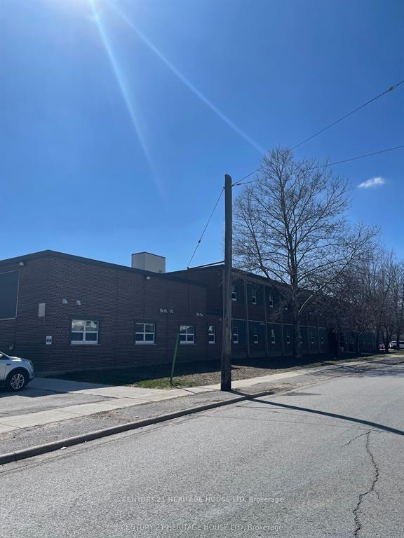 213 - 50 Scott Street, St. Thomas, ON, exterior