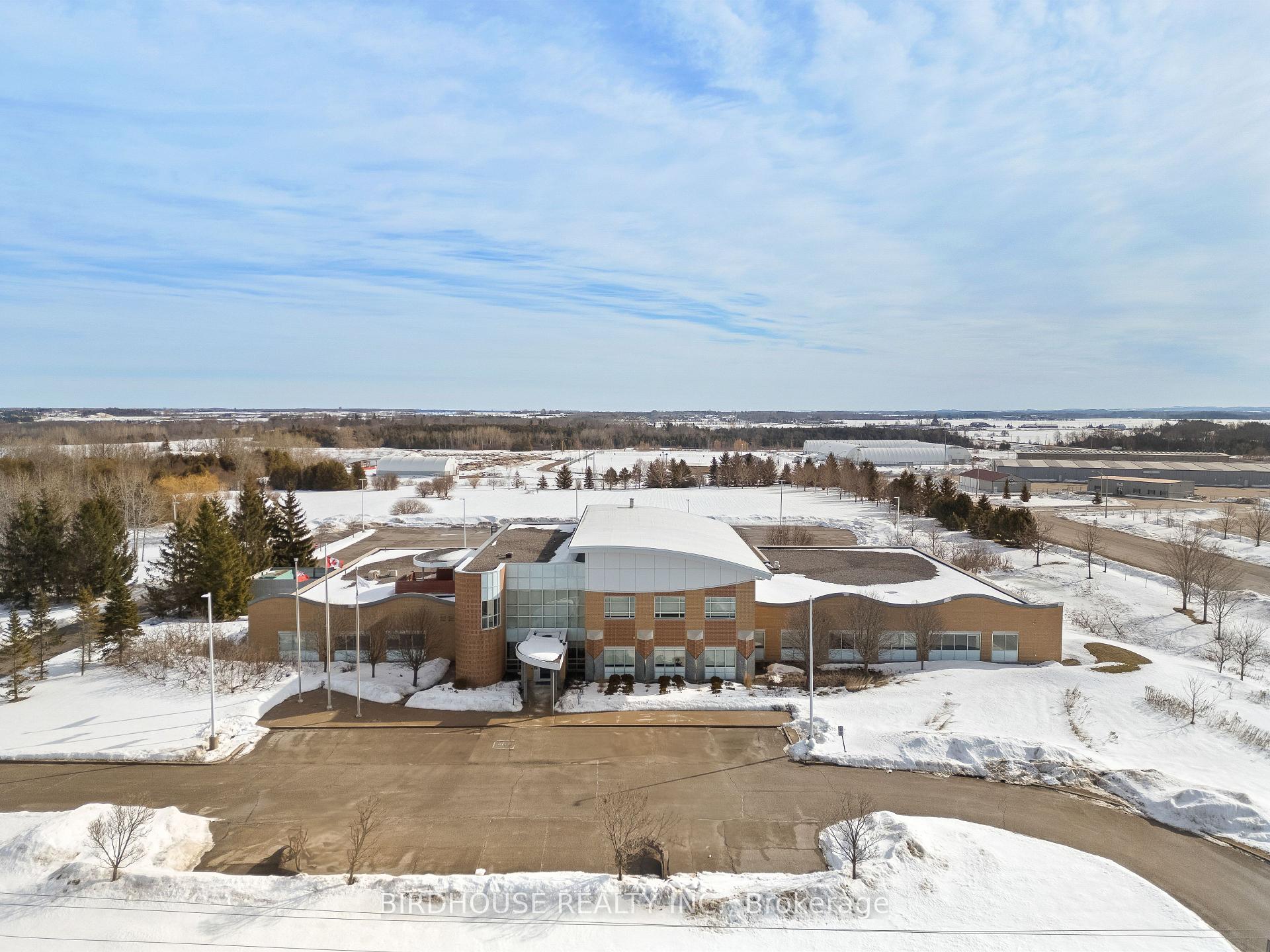15000 Sq Ft - 336 Angeline Street S, Kawartha Lakes, ON, exterior