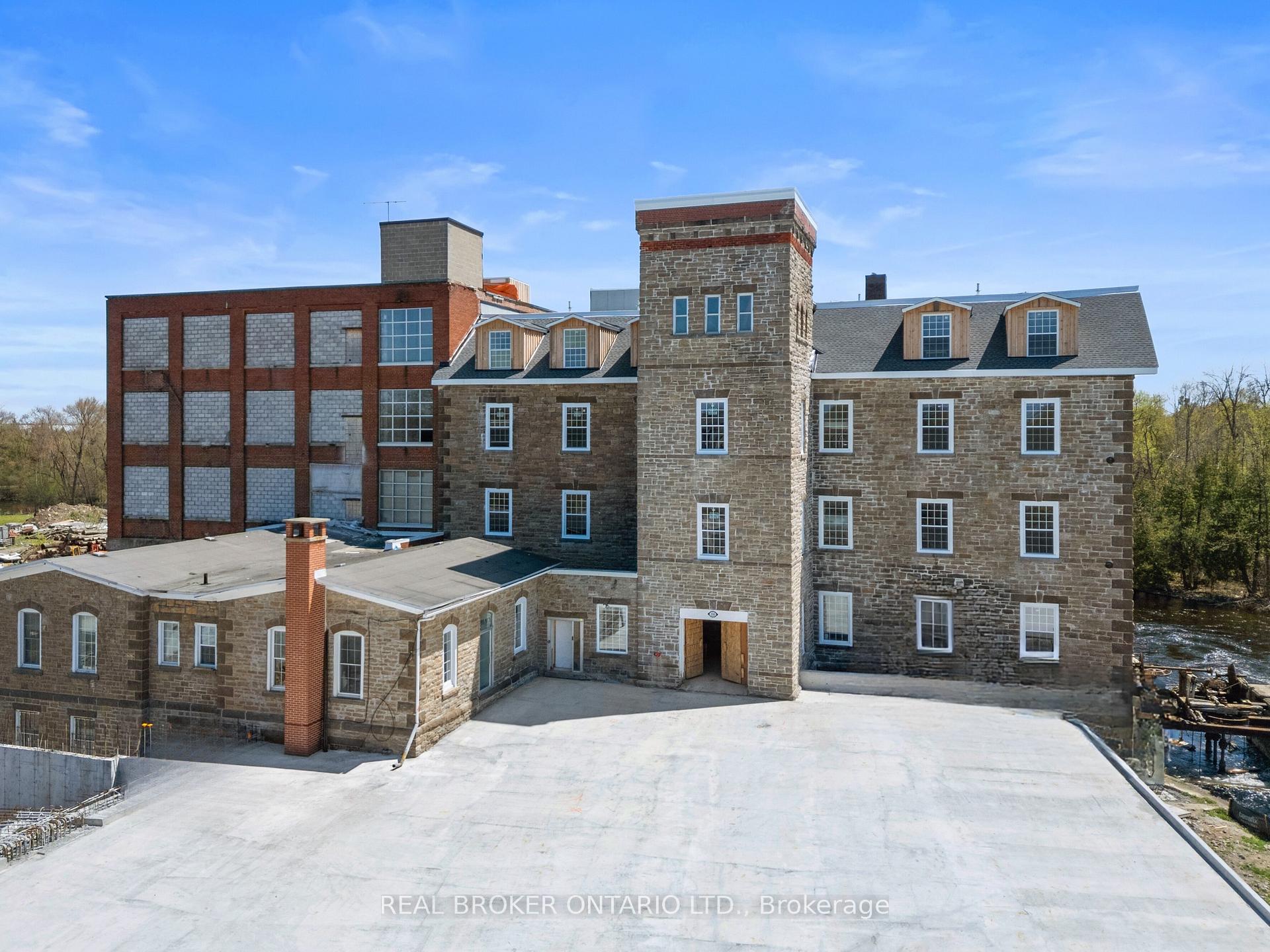 007 - 150 Mill Street, Carleton Place, ON, exterior