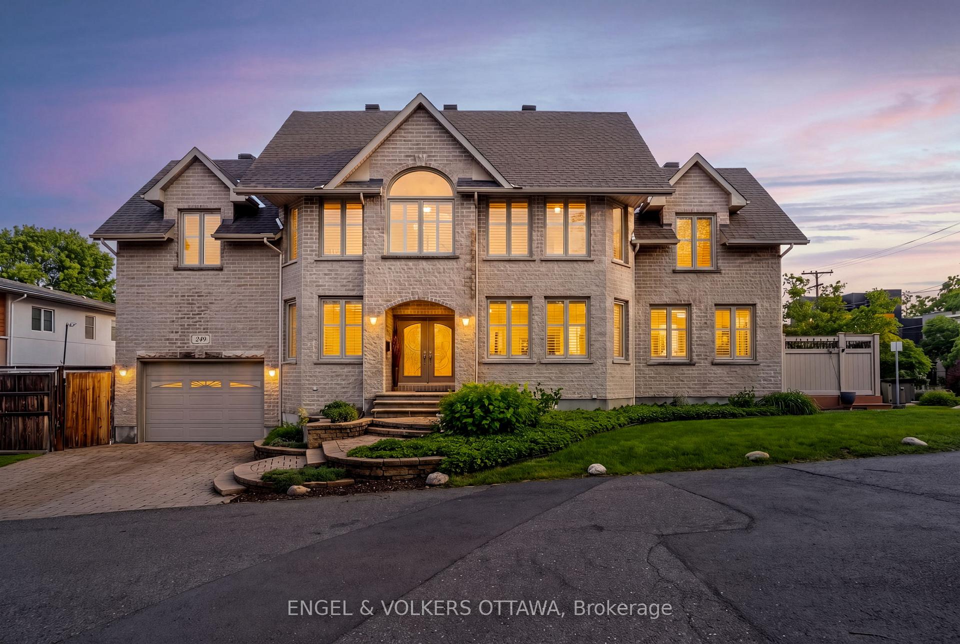 249 Atlantis Avenue, Carlingwood - Westboro and Area, ON, exterior