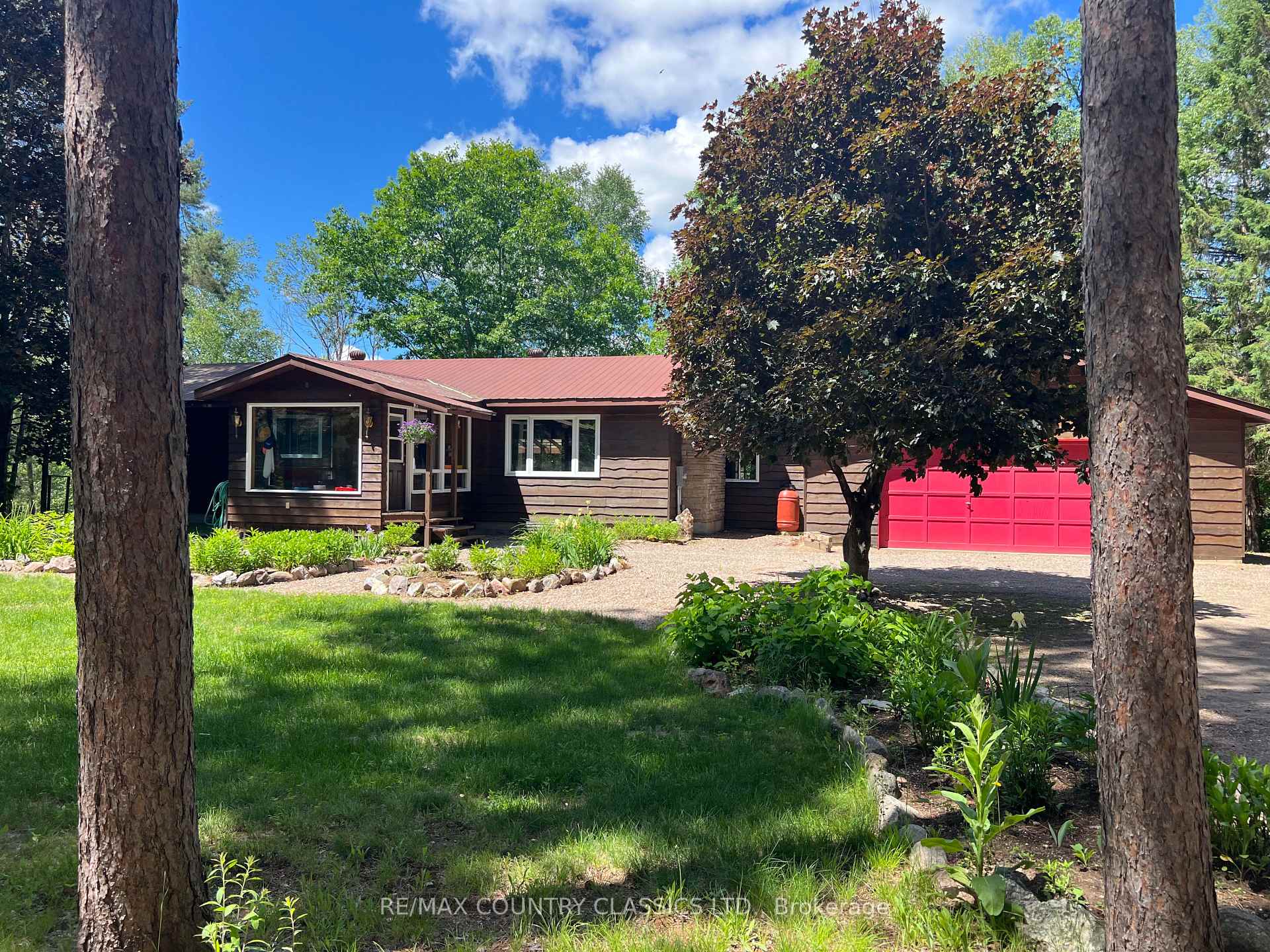 24 Firehall Lane, Hastings Highlands, ON, exterior