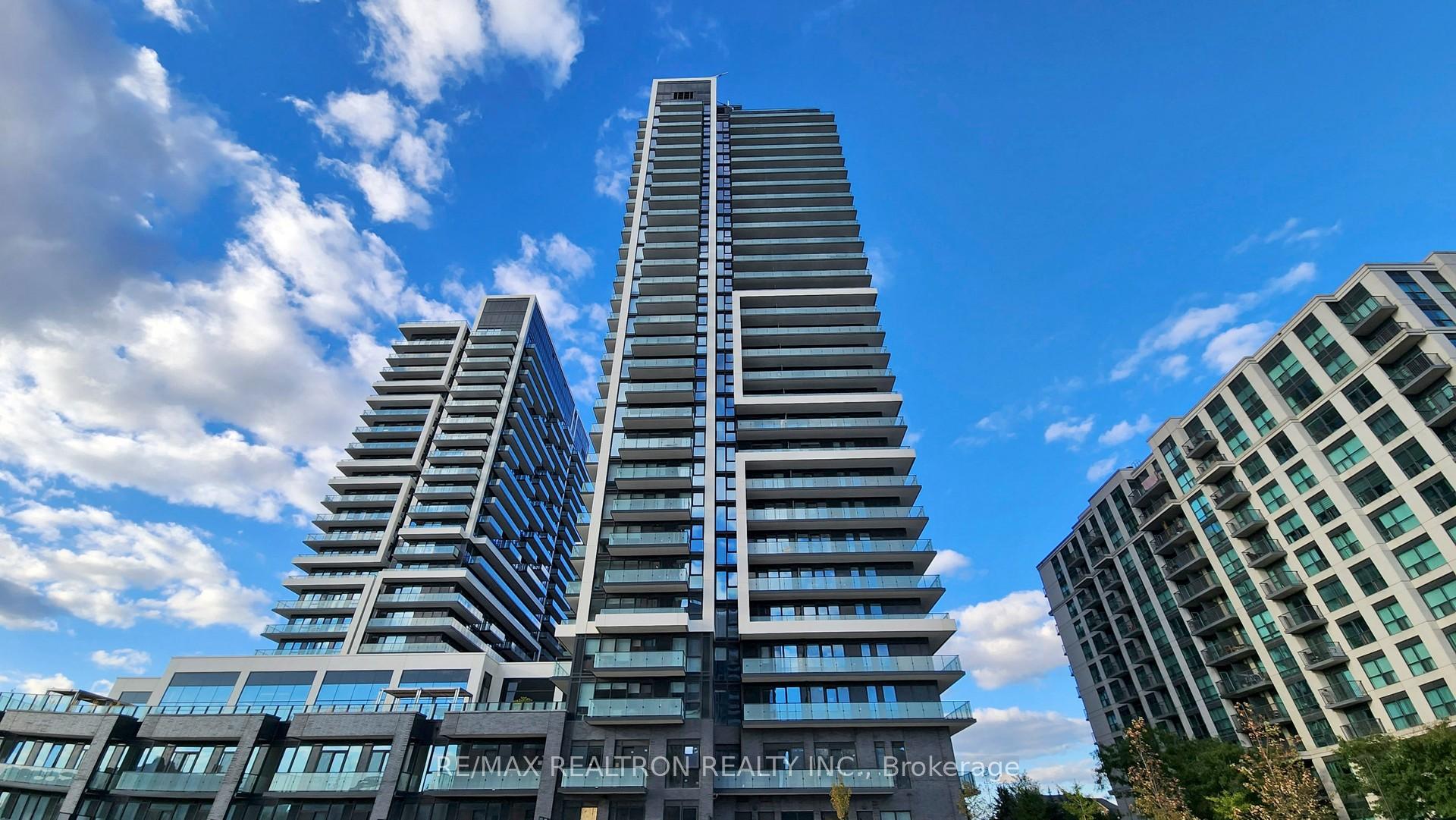 904 - 105 Oneida Crescent, Richmond Hill, ON, exterior