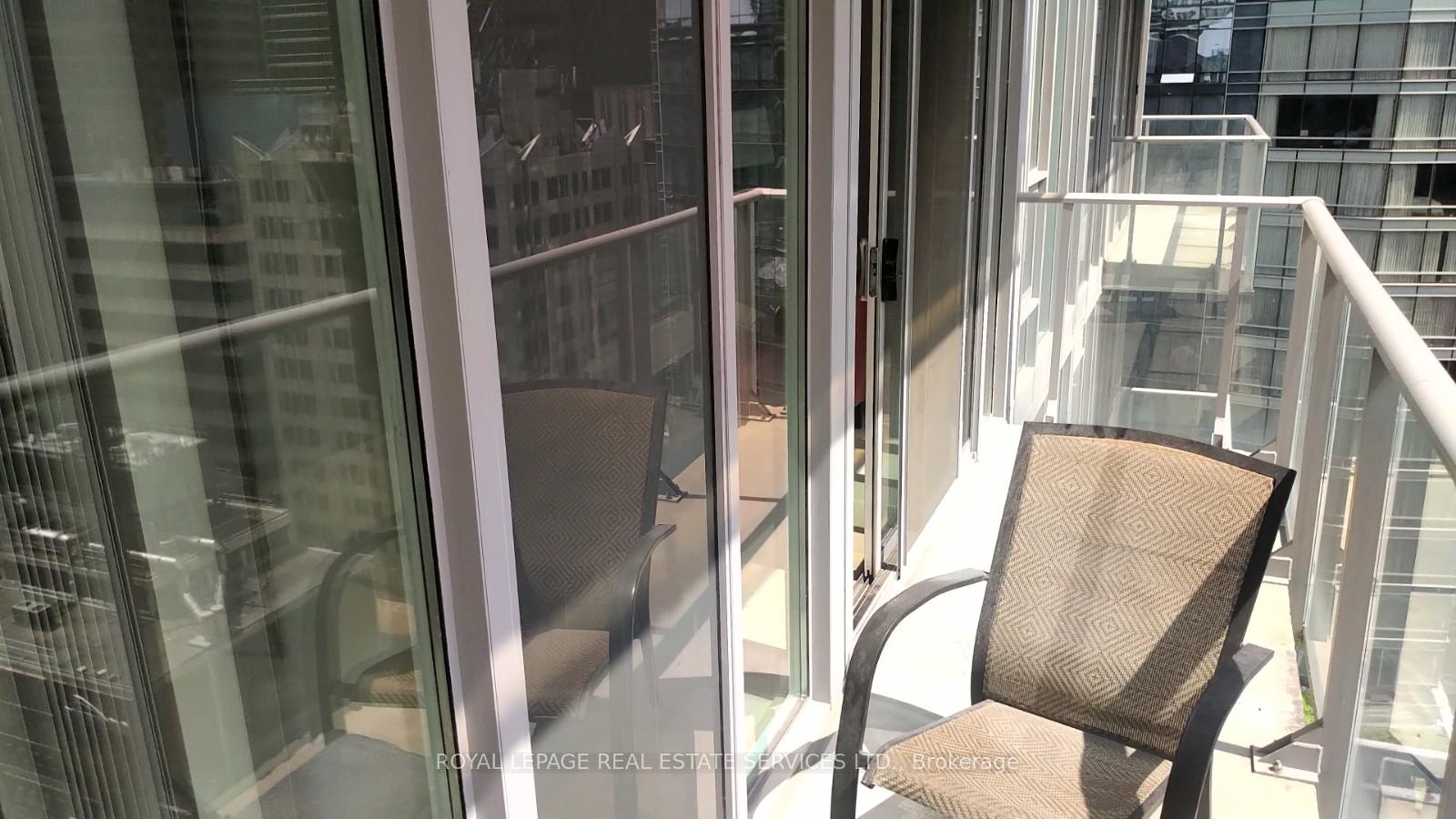 1609 - 126 Simcoe Street, Toronto C01, ON, exterior