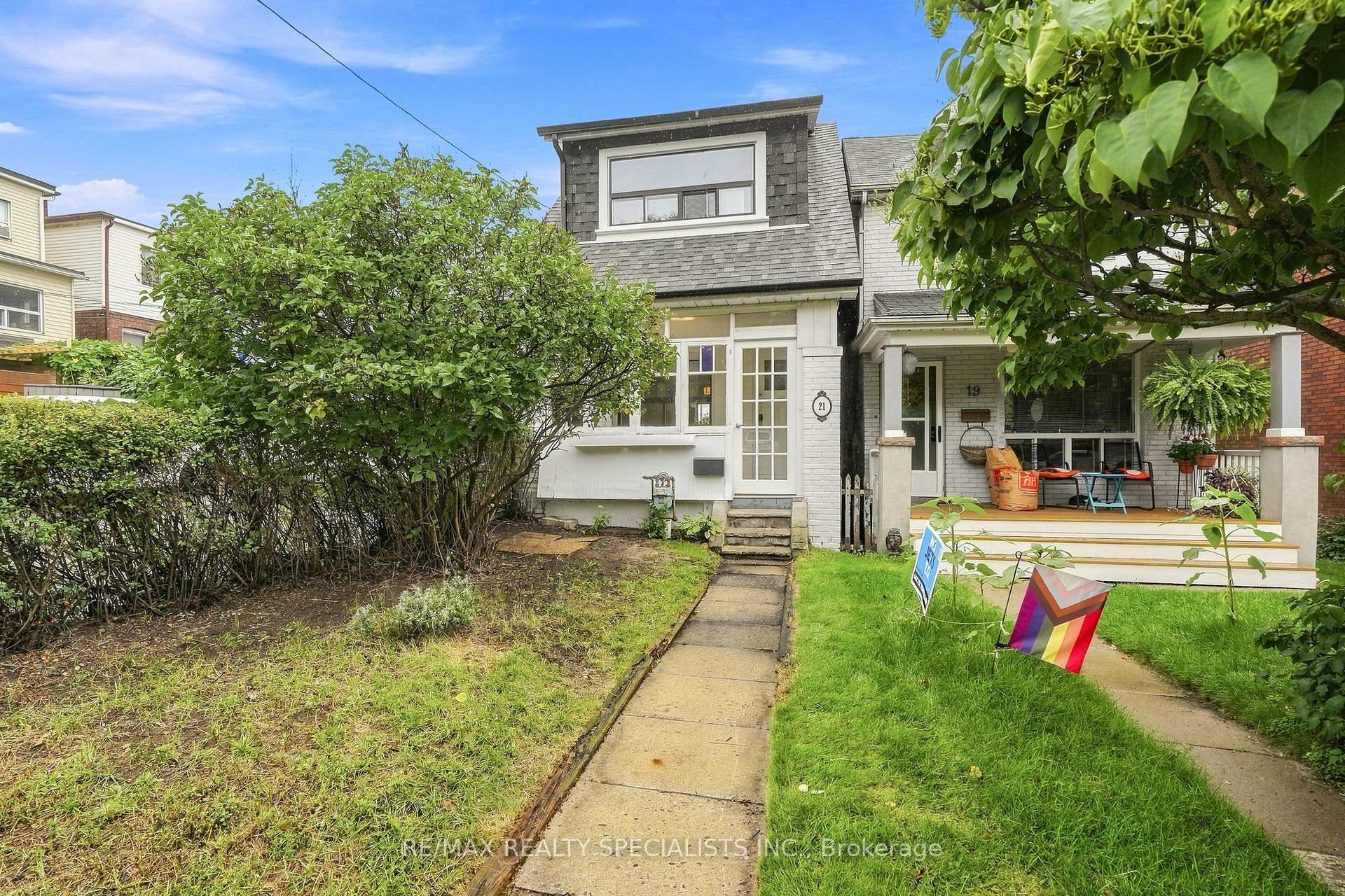 21 Mendel Avenue, Toronto E02, ON, exterior