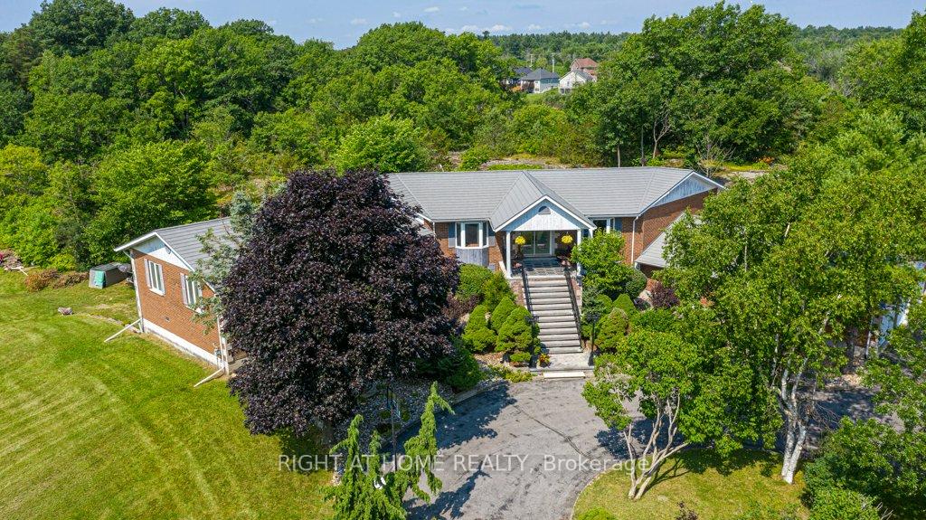 550 Queen Street E, Gananoque, ON, exterior