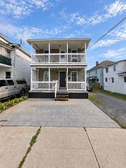 302 Easton Avenue, Cornwall, ON, exterior