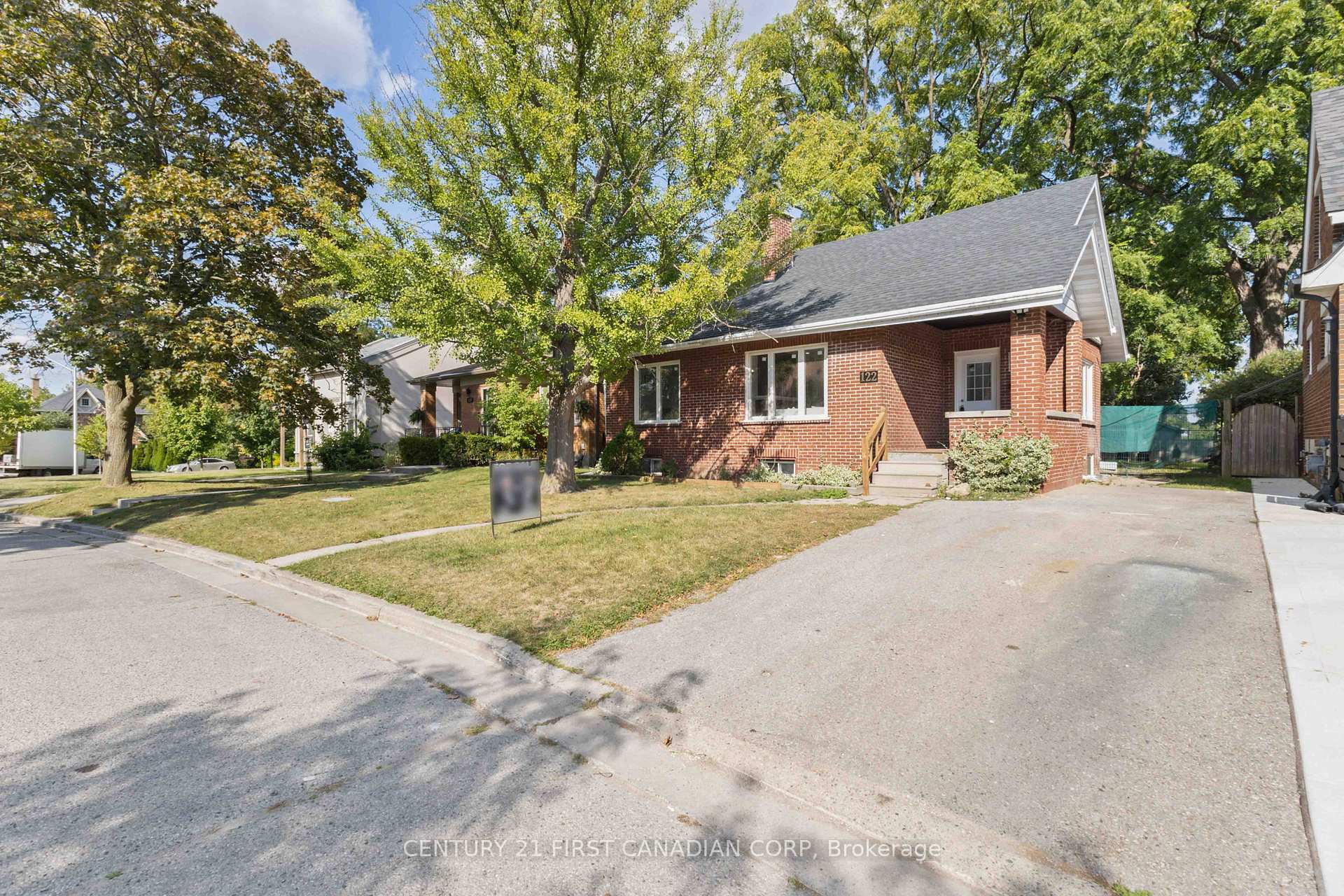 122 Windsor Crescent, London South, ON, exterior