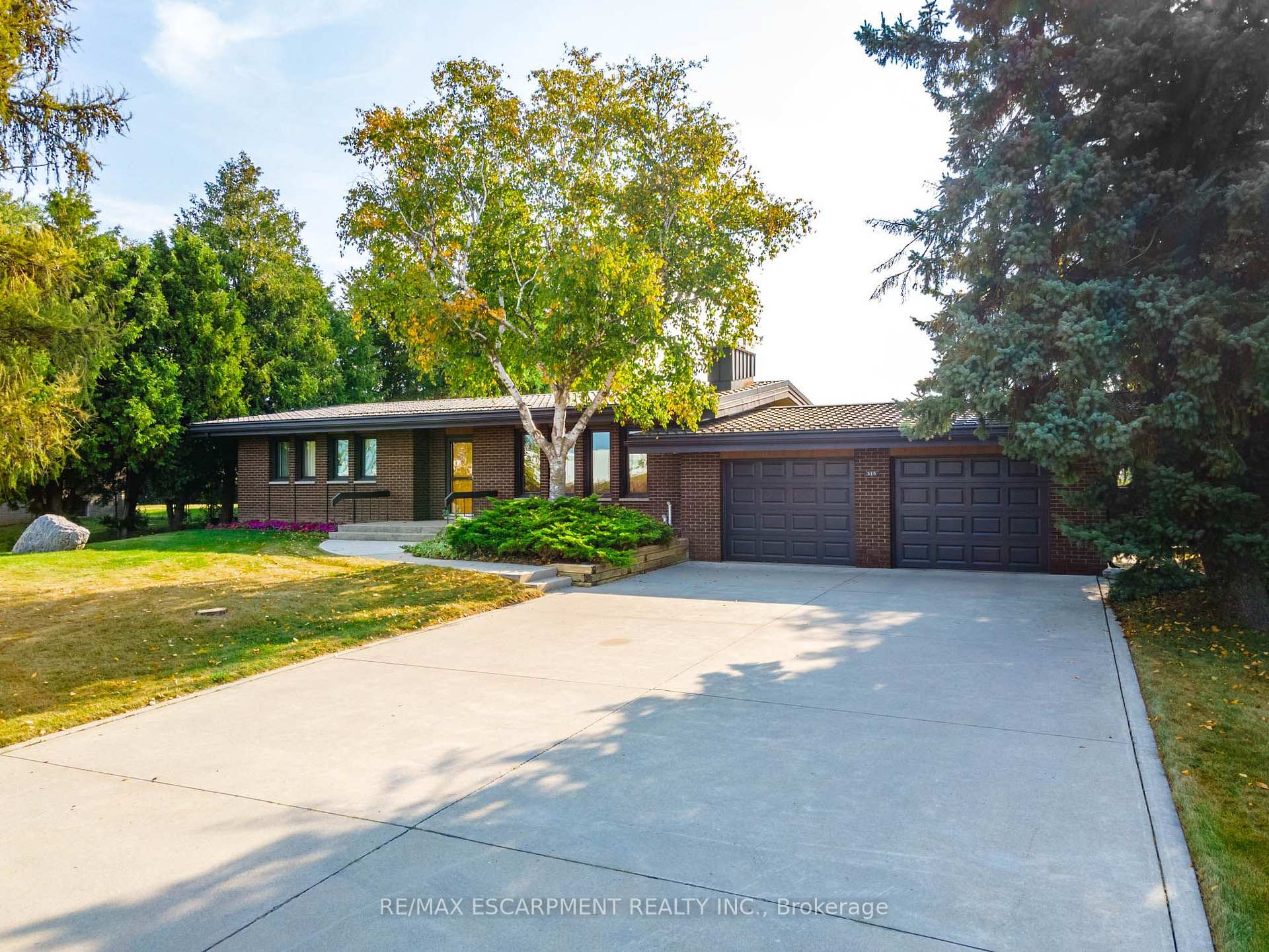 515 Trinity Church Road, Hamilton, ON, exterior