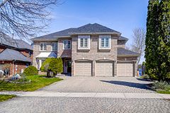 725 Exceller Circle, Newmarket, ON, exterior