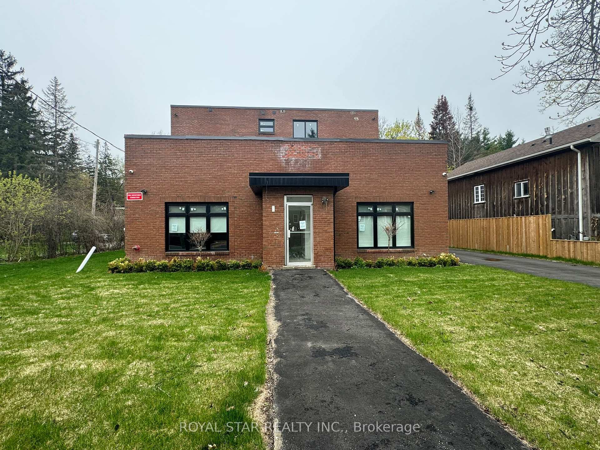 504 Guelph Street, Halton Hills, ON, exterior