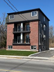131 Gore Street E, Perth, ON, exterior