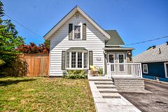 346 Yonge Street, Midland, ON, exterior