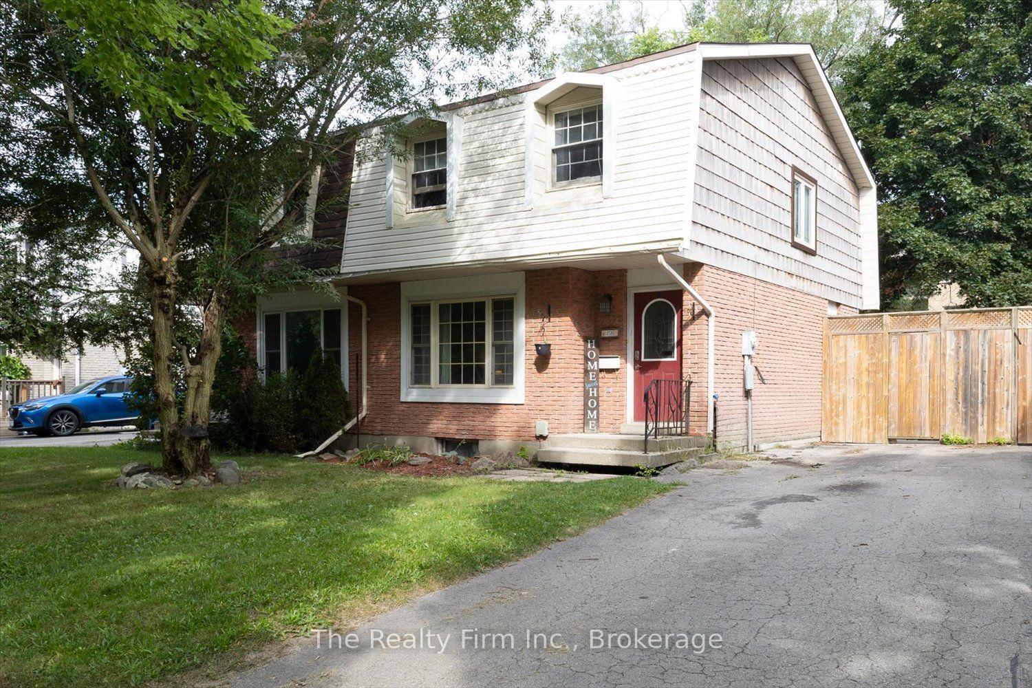 28 Nethercott Drive, Stratford, ON, exterior