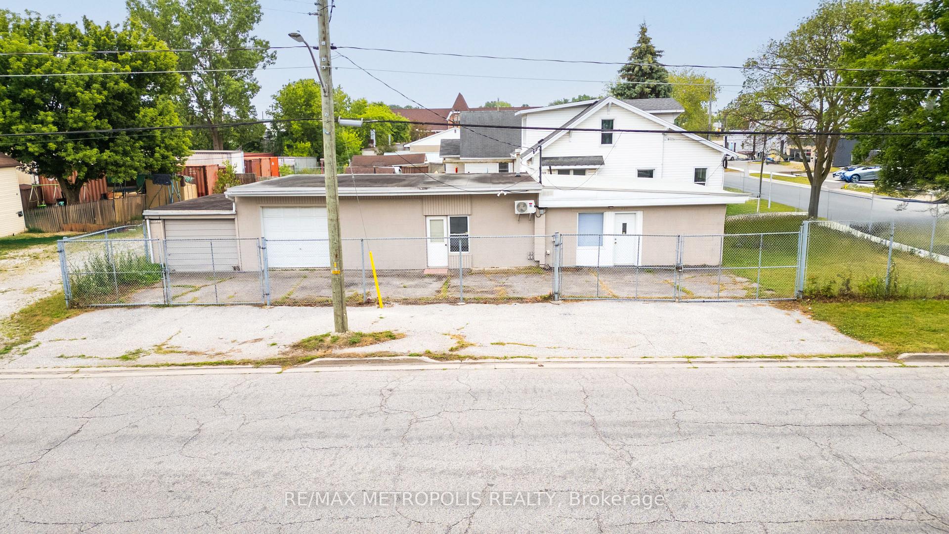 431 Campbell Street, Sarnia, ON, exterior