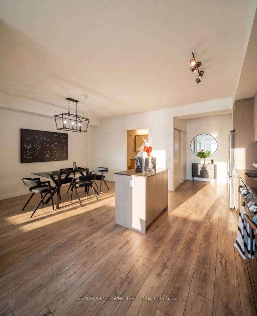 B0614 - 133 Bronte Road, Oakville, ON, exterior