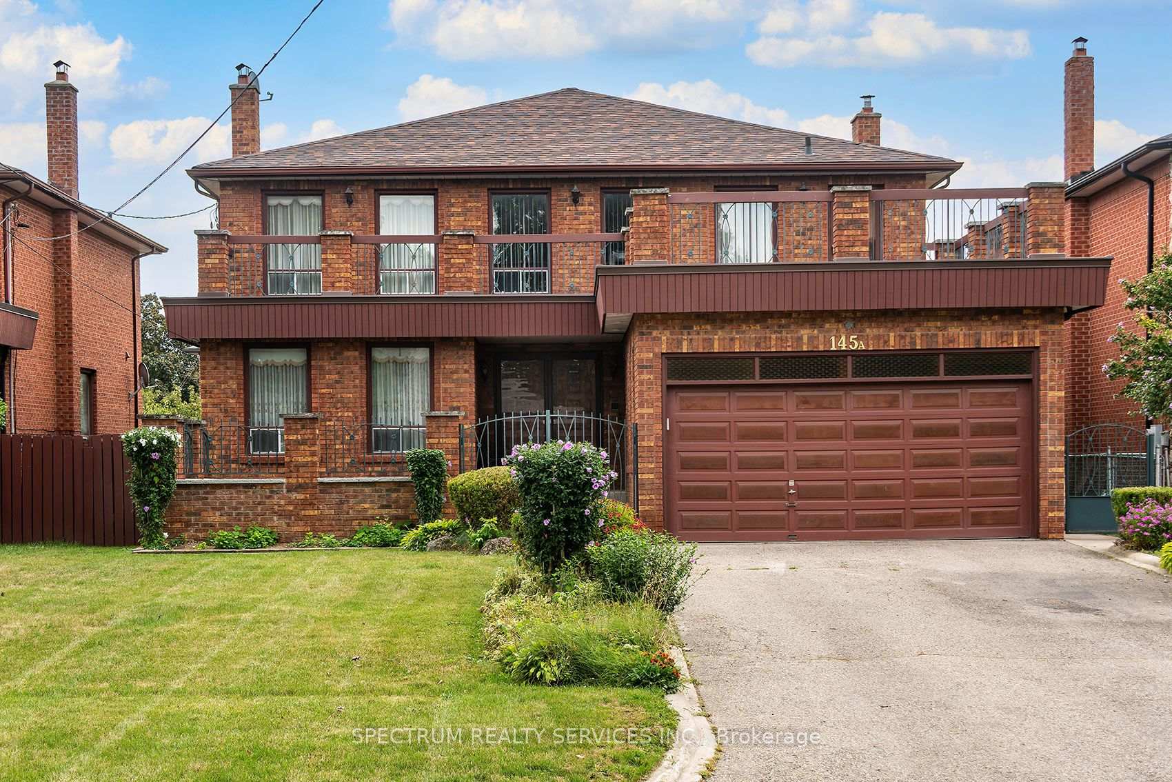 145A Whitfield Avenue, Toronto W05, ON, exterior