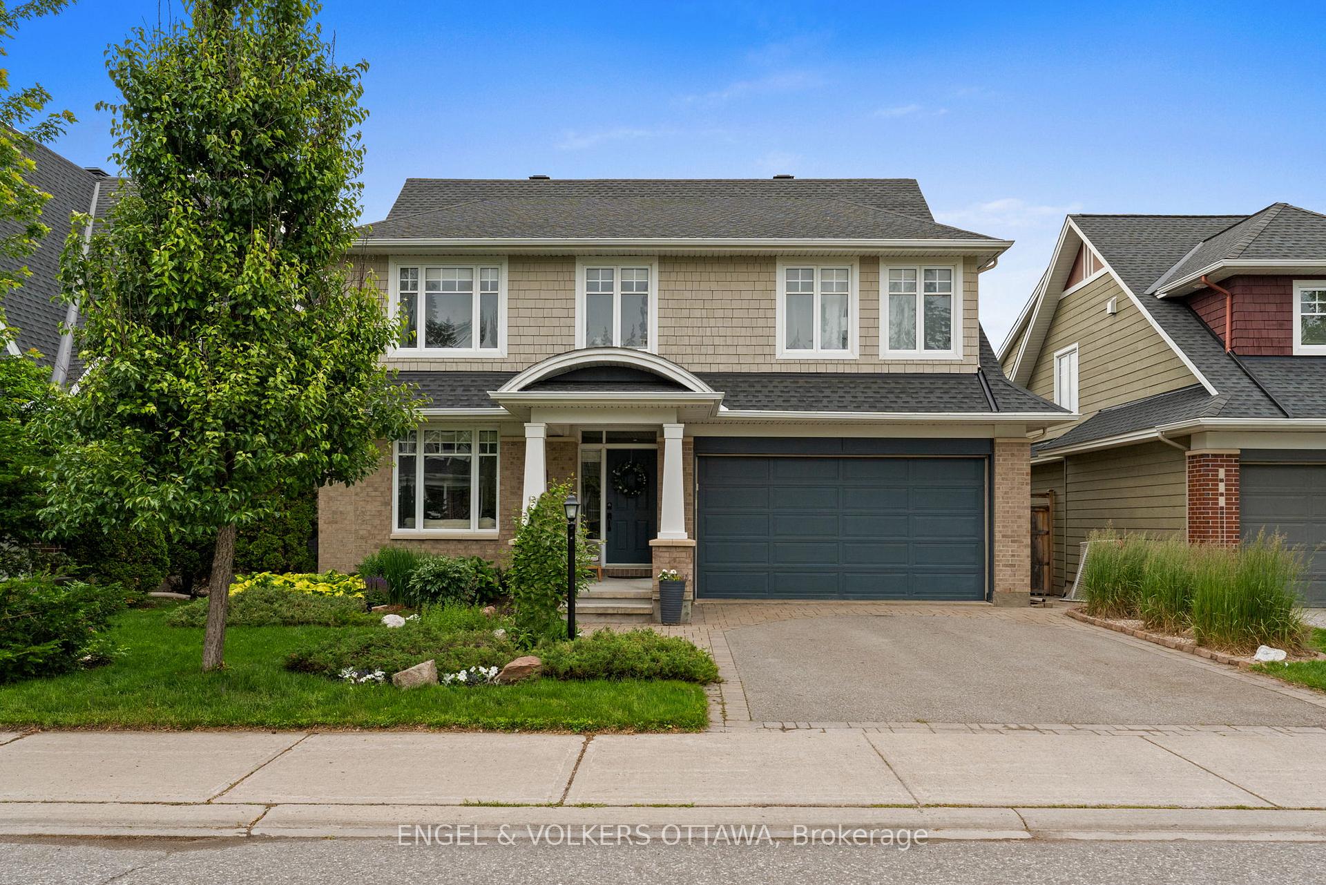 564 Erinwoods Circle, Barrhaven, ON, exterior