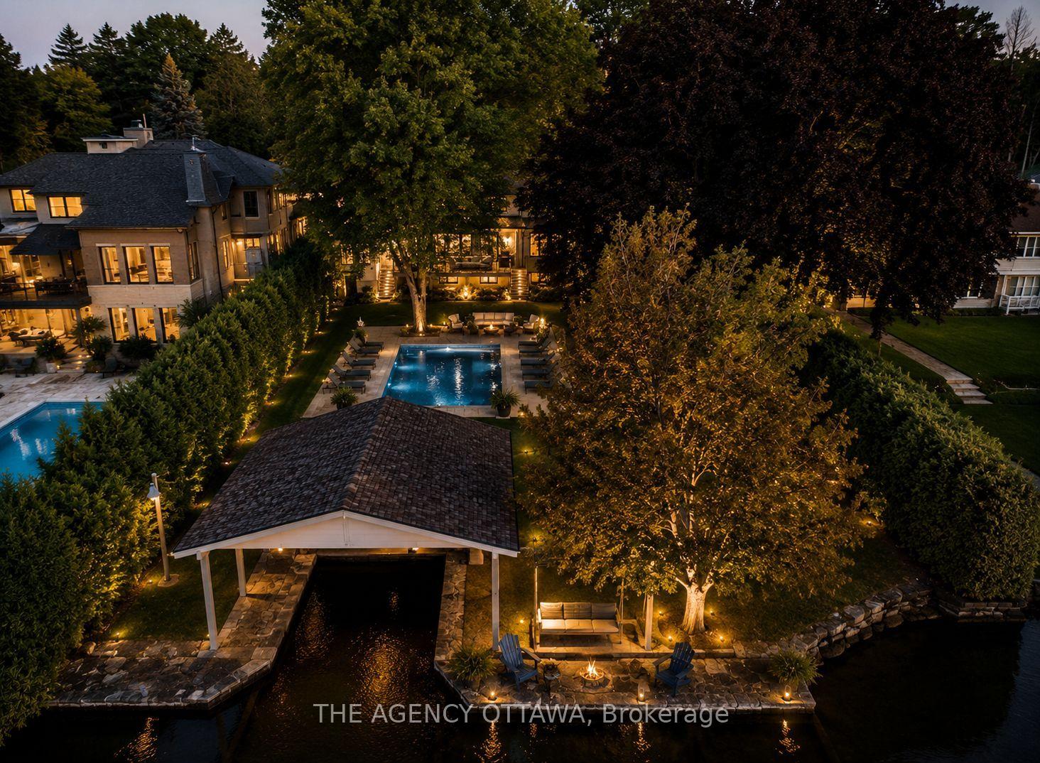 3651 Revelstoke Drive, Billings Bridge - Riverside Park and Area, ON, exterior