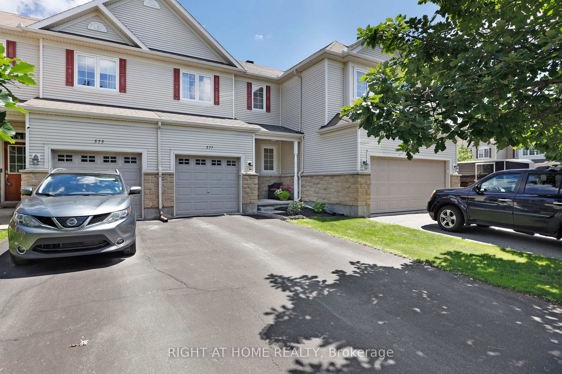 577 Ashbourne Crescent, Barrhaven, ON, exterior